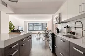 Sleek DTLA Loft Near SoFi Stadium I Rooftop Lounge - Image 5