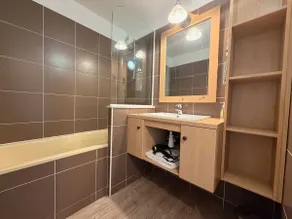 Cocooning apartment with pool/sauna access - Image 3