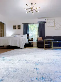 Spacious Guesthouse • Sleeps 4• Convenient• Garden - Image 4