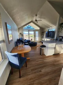 New Cozy Lower Lake Retreat! - Image 3