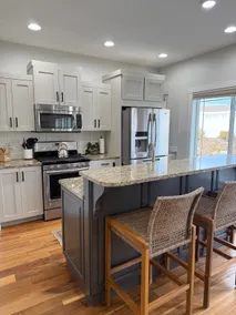 Spacious retreat for up to 18 guests! - Image 5