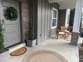 Spacious retreat for up to 18 guests! - Image 4