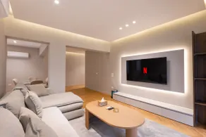 Luxury 3BR Apartment in Almaza - Image 2