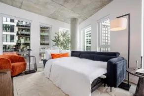 Urban Living in Griffintown | Free Parking - Image 3