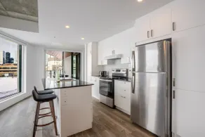 Urban Living in Griffintown | Free Parking - Image 2