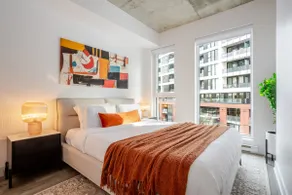 Urban Living in Griffintown | Free Parking - Image 5