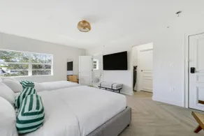 At Mine - Poolside Double Suite • Miami Beach - Image 3