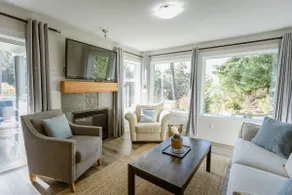 Pacific Cove By The Sea: Pool & Hot Tub - Image 3