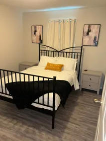 Cozy Minimalist 3BR City Home Free Parking & Wi-Fi - Image 3