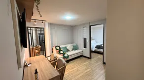 Spacious, ideal for groups, 3 bedrooms, and centrally located - Image 4