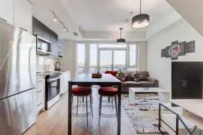 Sunny Skyloft l Pvt Rooftop l Parking | King Beds - Image 3