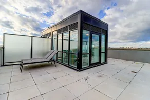 Sunny Skyloft l Pvt Rooftop l Parking | King Beds - Image 4