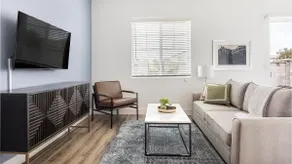 Landing | Chic 1BD, Gym - Image 2