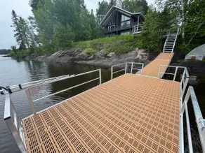 Havre du Tapani – 3 Bedroom Lakeside Chalet - Image 3