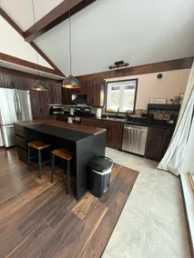 Havre du Tapani – 3 Bedroom Lakeside Chalet - Image 5