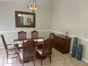 Lovely home in quiet neighborhood. Sleeps 8. - Image 4