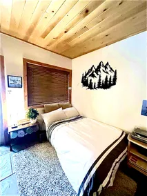 Apex Lookout Hiking Basecamp with Hot Tub - Image 4