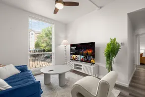 Walk to UT | 3BR Sleeps 8 | Parking | 10 Min DT - Image 2