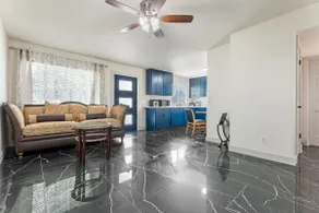 #109 Sapphire Suite - Image 4
