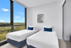 Stunning Wyndel Macquarie Apartment - Image 4