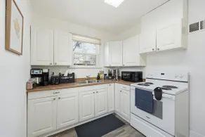 Renovated Character Home | Sleeps 12 | Near YWG - Image 4