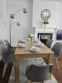 Leigh-on-Sea Coastal Haven - Relaxing & Work-Ready - Image 2