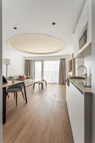2-Bedroom Apartment in Valencia Feria - Image 5