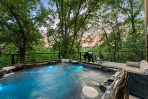 Valentines Special Hot Tub Near Buffalo River - Image 3
