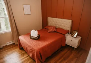 Cozy 3BR ! Pet-friendly haven. Book now! - Image 5