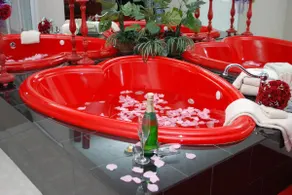 2 Bedroom Lodge on Fox Lake with Private Jacuzzi! - Image 3