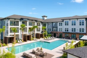 Stylish 2BR • Pool & Gym • Minutes to Disney - Image 3