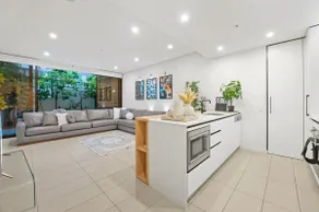 Luxury Apartment Living in the heart of Sydney - Image 4
