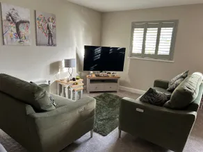 Contemporary Townhouse with Parking - Image 5