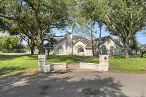 Luxury Sharyland Stay • Private Pool • Sleeps 16+ - Image 2
