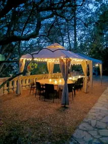 Les Ribas villa groupe, de 4 a 14 personnes, maison familiale, séjour nature, calme, Provence, Plaine des Maures, proche mer, Verdon, randonnée, terrain arboré, jeux enfants, pétanque, ping-pong, cuisine équipée, grande capacité, vacances en groupe - Image 2