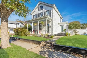 Greenport Family Retreat/Walk to Town/Pool/Beaches - Image 3