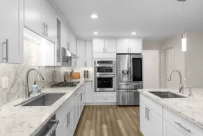 Modern Lux Redmond | 5 Bedrooms, Sleeps 16 | - Image 2