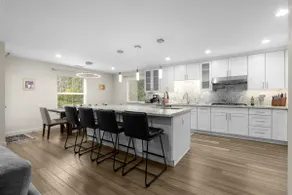 Modern Lux Redmond | 5 Bedrooms, Sleeps 16 | - Image 4