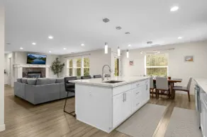 Modern Lux Redmond | 5 Bedrooms, Sleeps 16 | - Image 3