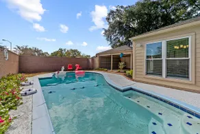 Hansun Oasis With Luxe Heated Pool •Prime Location - Image 4