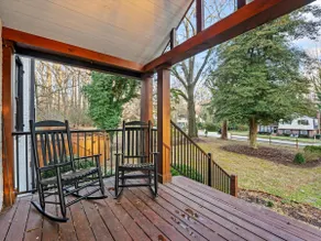 Vincent House - Historic Charm & Modern Comfort - Image 5