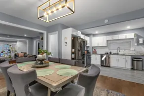 OakPark Gem. Family-Friendly Getaway near Downtown - Image 4