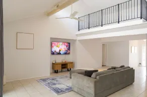 Waterfront Retreat with Dolphin Views - Image 2