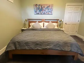 Tranquil Seattle Retreat - Image 5