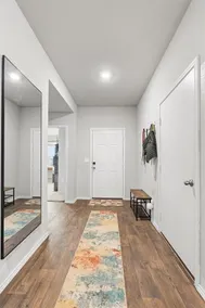 Modern, Spacious Home| 4BR | Near Airport & Tesla - Image 3
