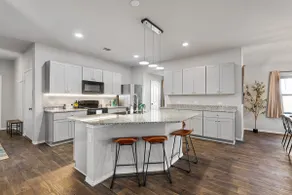 Modern, Spacious Home| 4BR | Near Airport & Tesla - Image 5