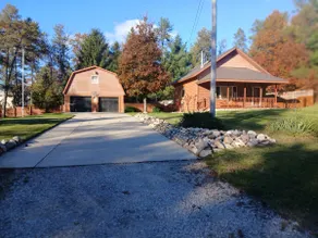 Perfect Little Cabin in a Small Quite Neighborhood - Image 3