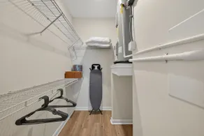 1 Bedroom 1 bath, 2 Bed, Apt With Pool & Gym 106 - Image 3