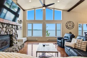 7BR Luxury Waterfront Retreat on Grindstone Lake - Image 2