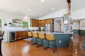 7BR Luxury Waterfront Retreat on Grindstone Lake - Image 3